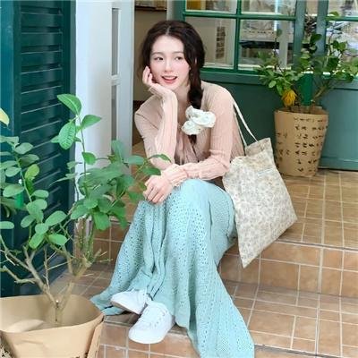 只在那里发光
